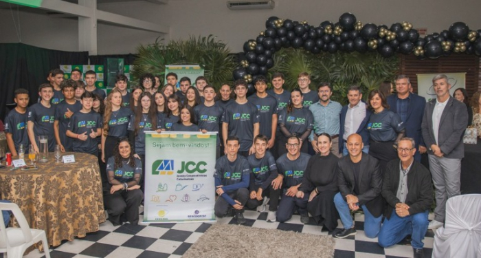 Cergral forma 34 jovens em programa de cooperativismo